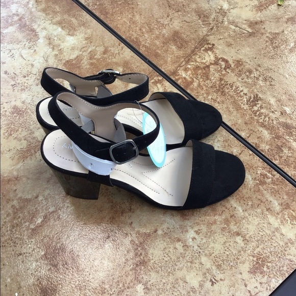 Woman’s Andrew Geller  Heeled Sandals - Picture 6 of 10